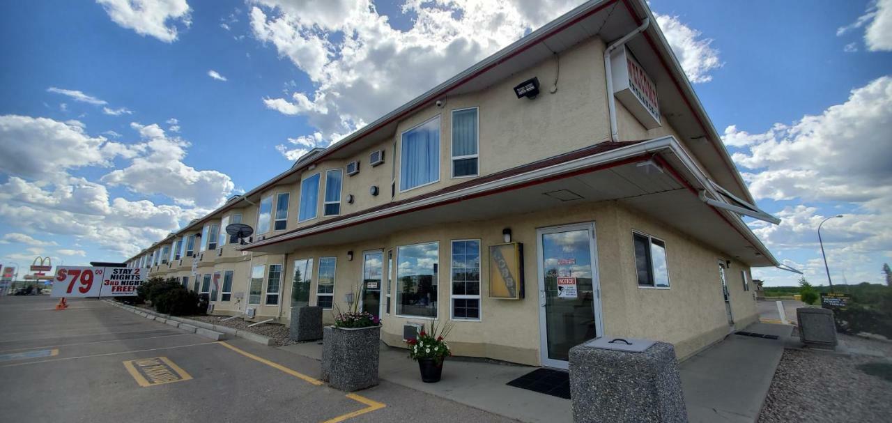 Western Budget Motel Cold Lake Exterior photo